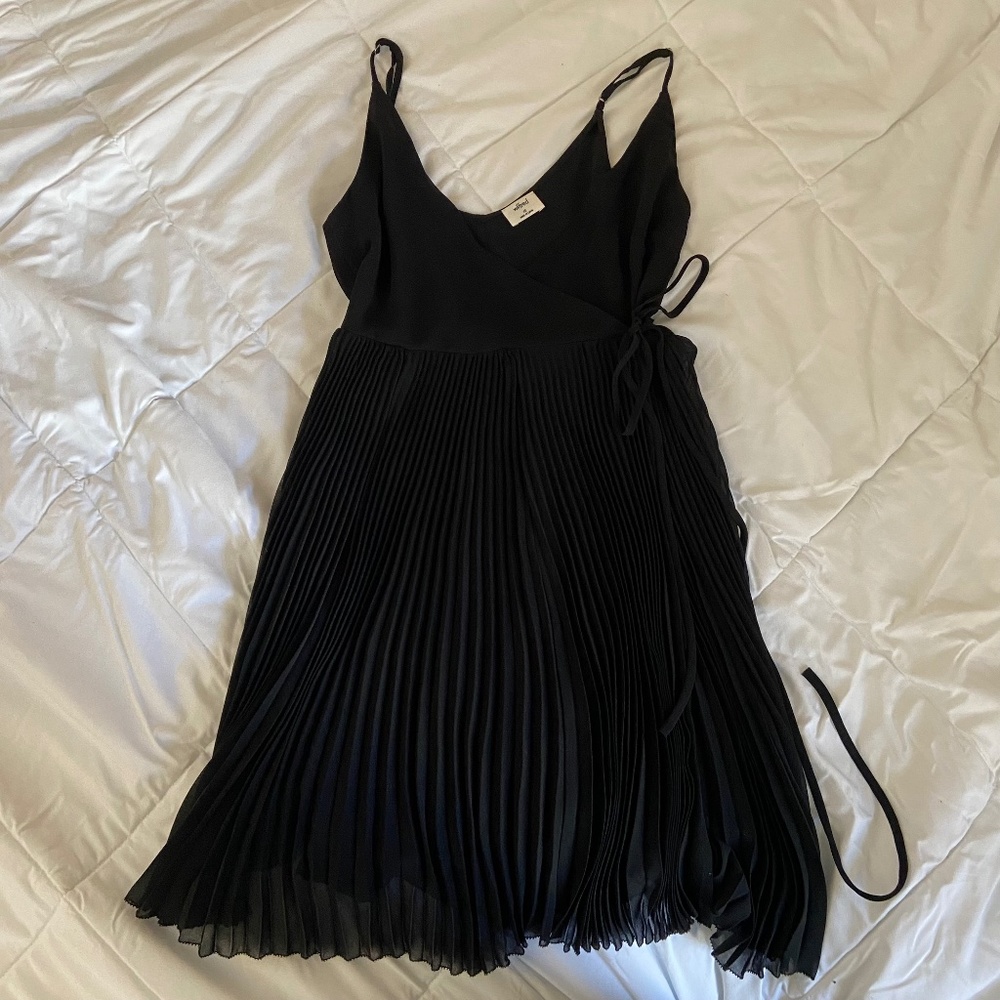 Aritzia Wilfred Mini Wrap Dress Pleated Skirt